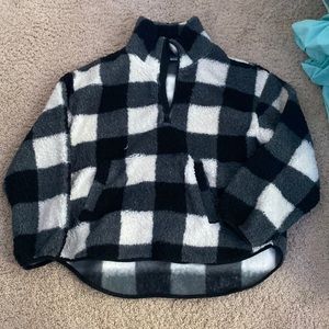 Old Navy fluffy plaid black and white jacket crew neck